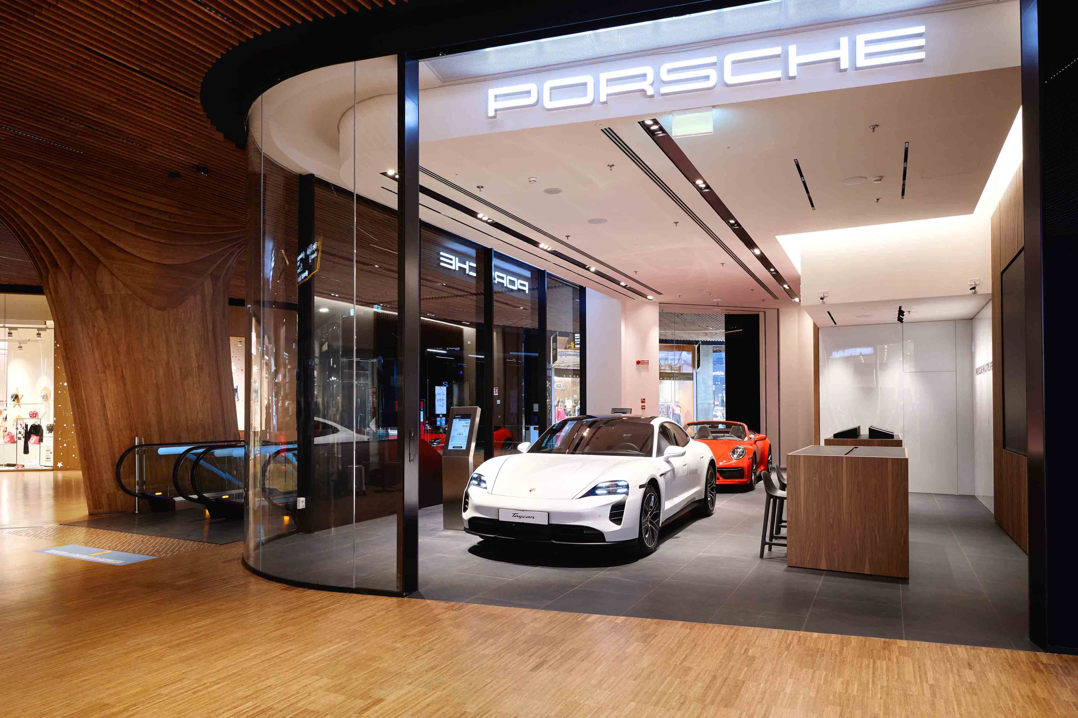 Porsche design discount negozio milano